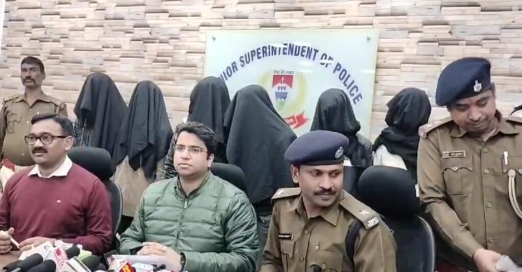 पुलिस ने बाइक चोर गिरोह का खुलासा करते हुए सात युवकों को गिरफ्तार कर न्यायिक हिरासत में भेजा